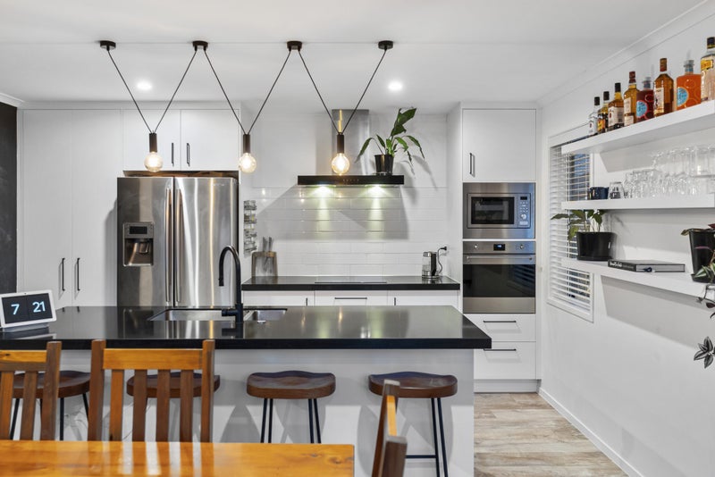 10 TE WHARO DRIVE - Carousel 1