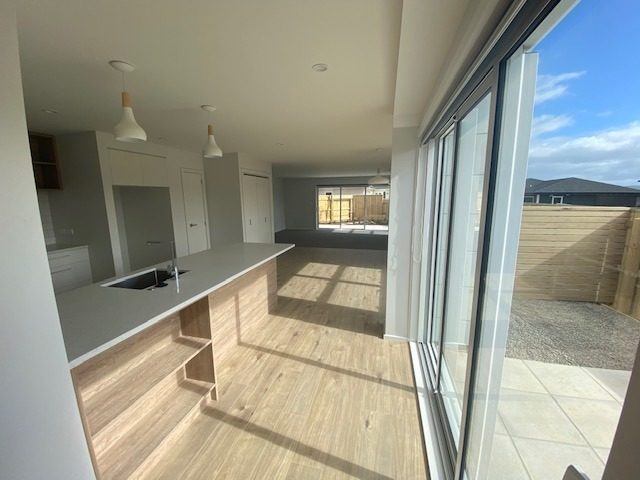 160A Navigation Drive, Whitby, Porirua - Carousel 2