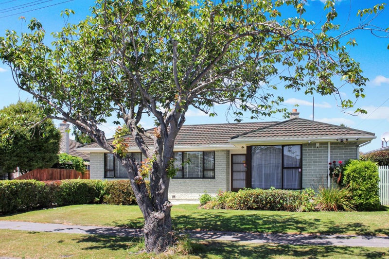 4 Bendale Place, Avonhead, Christchurch - Carousel 1