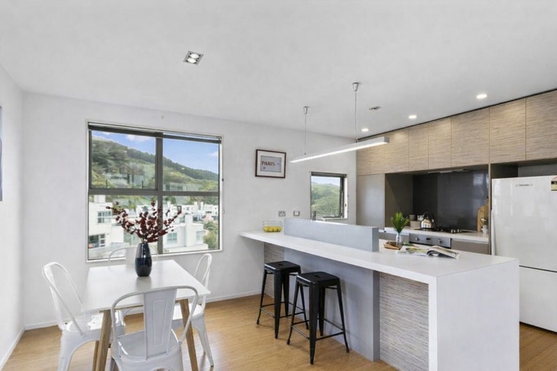 68 Saddleback Grove, Karori, Wellington - Carousel 2