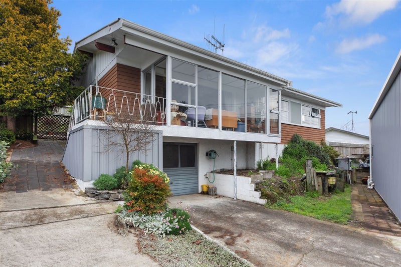 142 Welcome Bay Road, Welcome Bay, Tauranga - Carousel 1