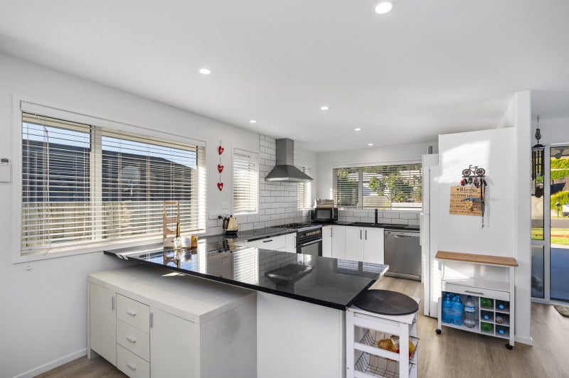 168 Ballintoy Park Drive, Welcome Bay, Tauranga - Carousel 2