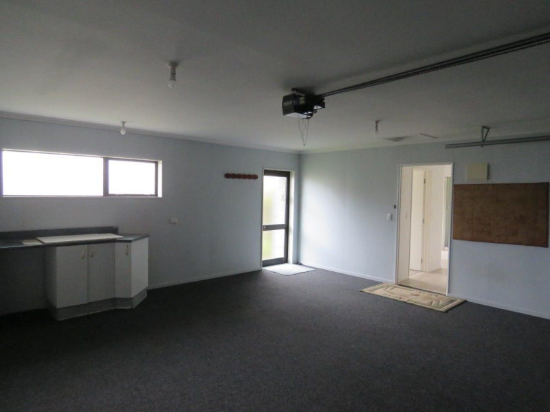 52 Paynters Avenue, Strandon, New Plymouth - Carousel 12