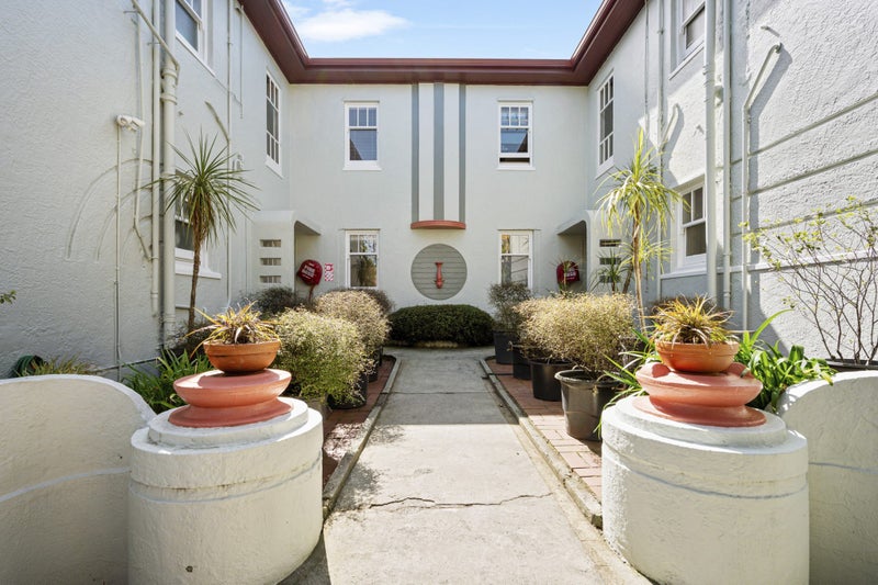 6/11 Dufferin Street, Mount Cook, Wellington - Carousel 2