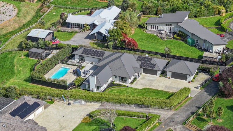 12 Calderwood Close, Waiuku, Waiuku - Carousel 1