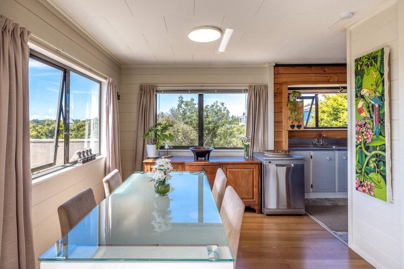 27 Hauraki Road, Oneroa, Waiheke Island - Carousel 2