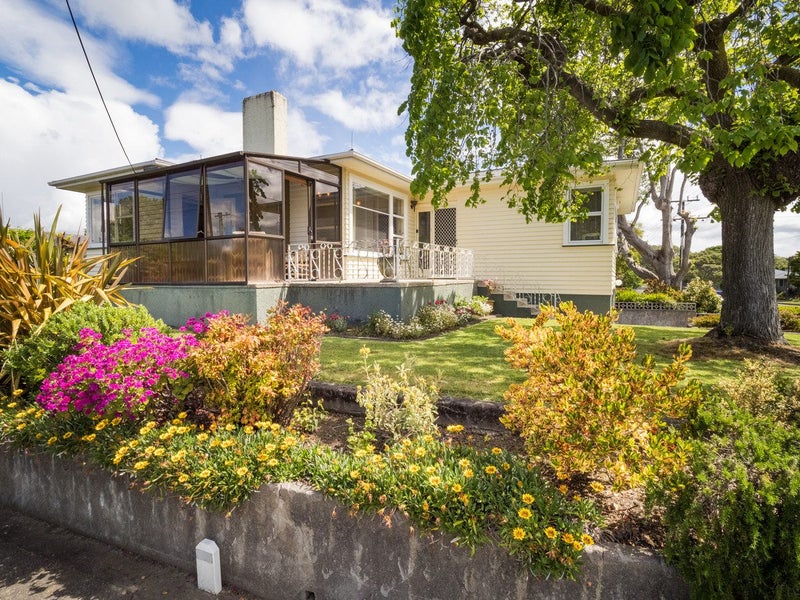 14 Slacks Road, Awapuni, Palmerston North - Carousel 1