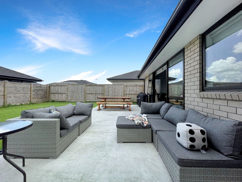 9 Kimbrae Drive, Rototuna North, Hamilton - Carousel 2