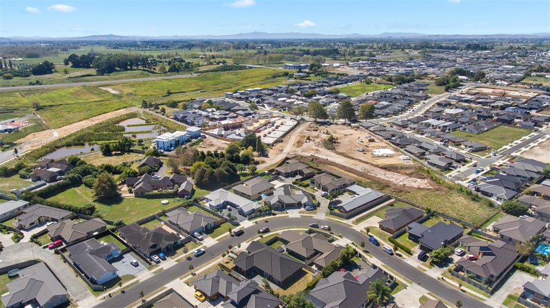 29 Sirius Crescent, Rototuna North, Hamilton - Carousel 27