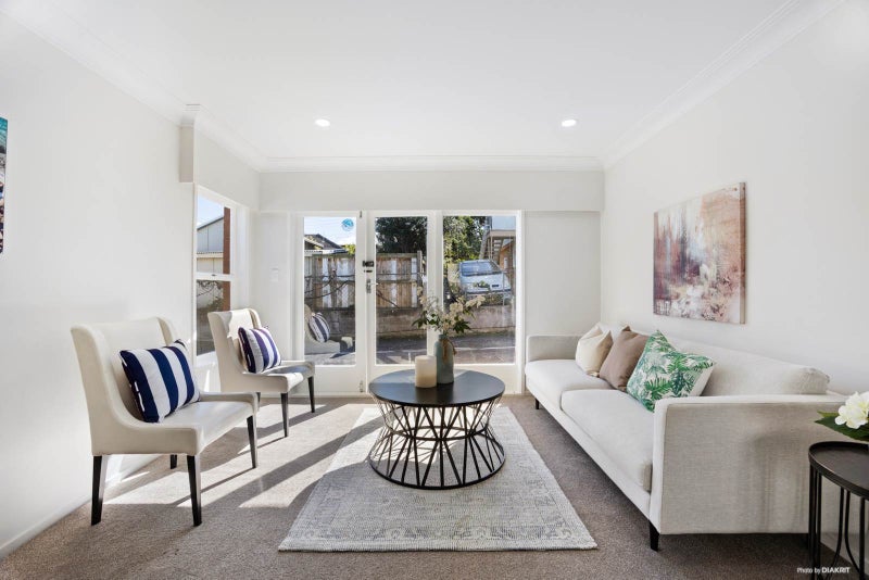 2A/31 Athens Road, Onehunga, Auckland - Carousel 1