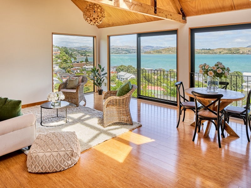 13 Airlie Road, Plimmerton, Porirua - Carousel 1