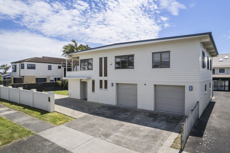 4 Devon Road, Bucklands Beach, Auckland - Carousel 2