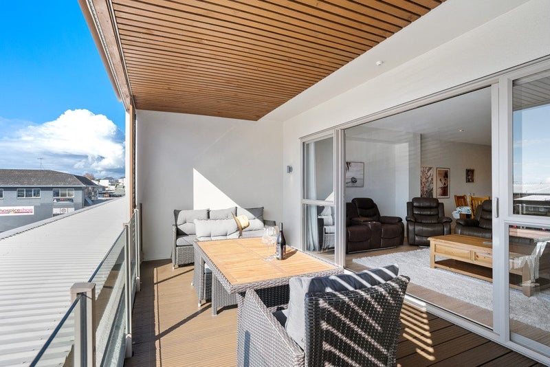 213/24 Wellington Street, Howick, Auckland - Carousel 1