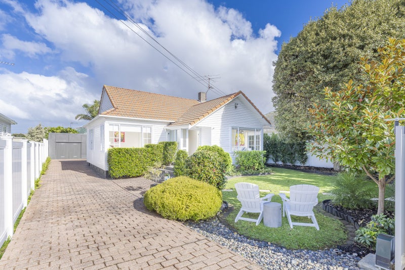 6 Shorwell Street, Sandringham, Auckland - Carousel 1