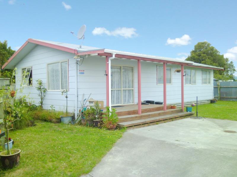 3C UPHAM TCE, Roslyn, Palmerston North  - Carousel 1