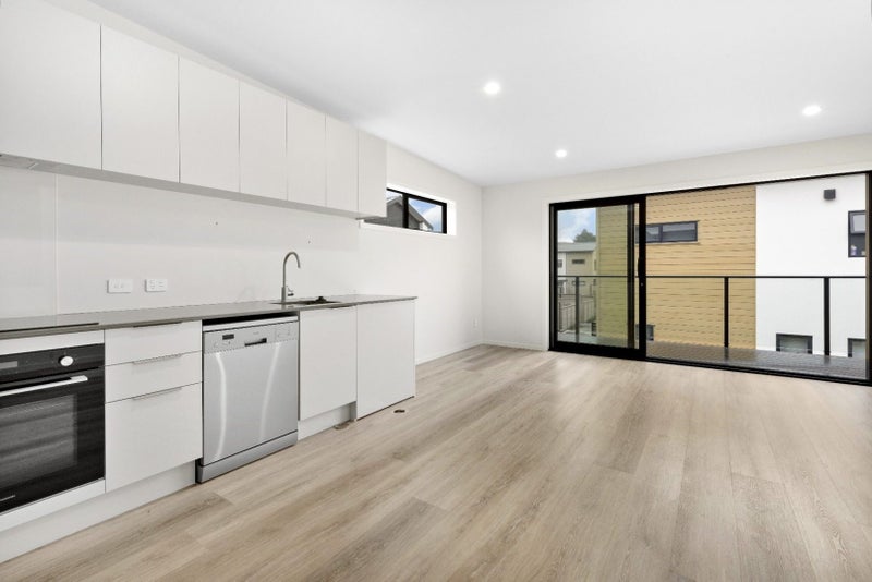 15 The Strand, Wainuiomata, Lower Hutt - Carousel 2