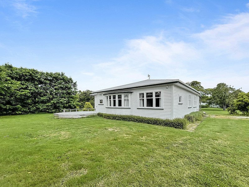 42 Ferry Road, Waerengaahika, Gisborne - Carousel 2