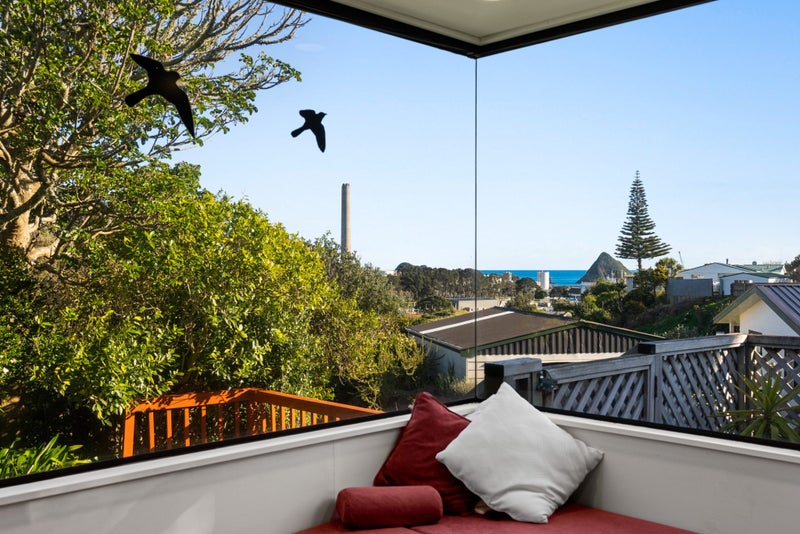 7 Squire Place, Blagdon, New Plymouth - Carousel 1