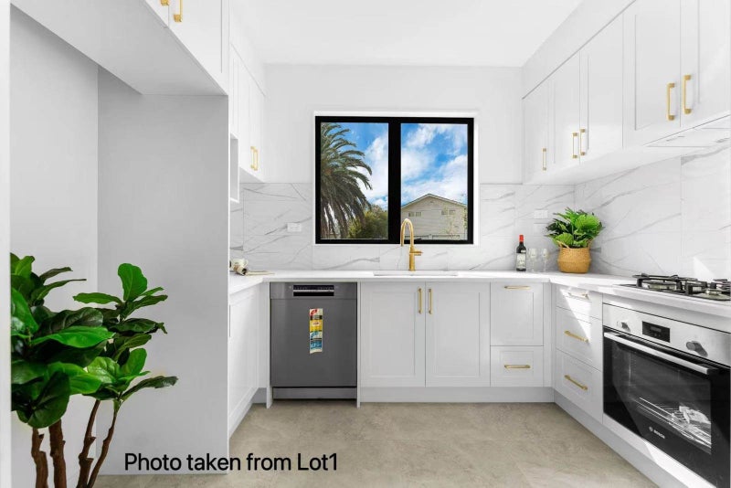 58 Lewisham Street, Highland Park, Auckland - Carousel 2
