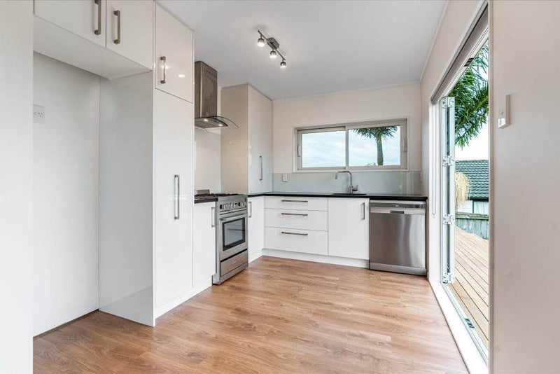 3/143 Birkdale Road, Birkdale, Auckland - Carousel 2