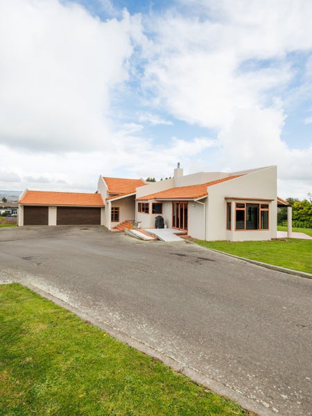 25 Schnell Drive, Kelvin Grove, Palmerston North - Carousel 2