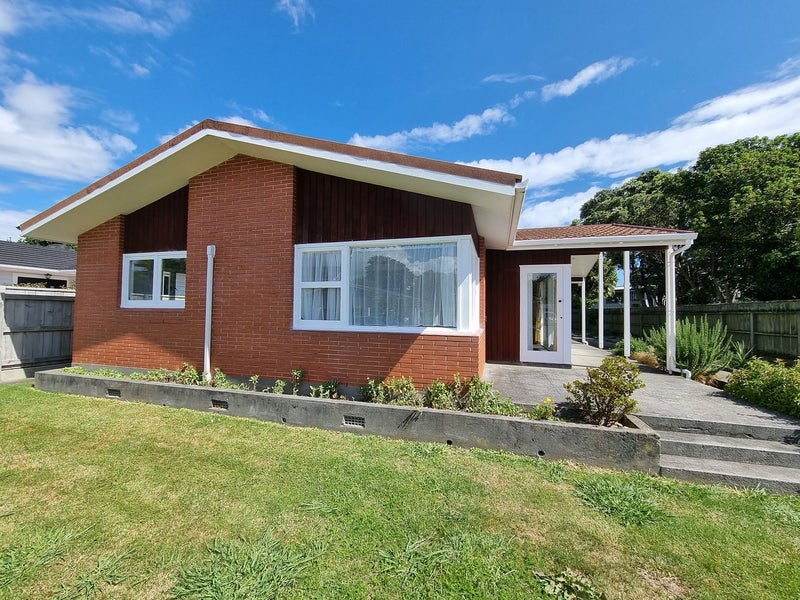 51 Wai-Iti Crescent, Woburn, Lower Hutt - Carousel 1
