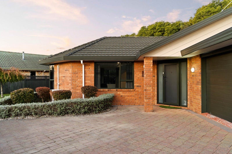 13 Makepeace Place, Flagstaff, Hamilton - Carousel 2