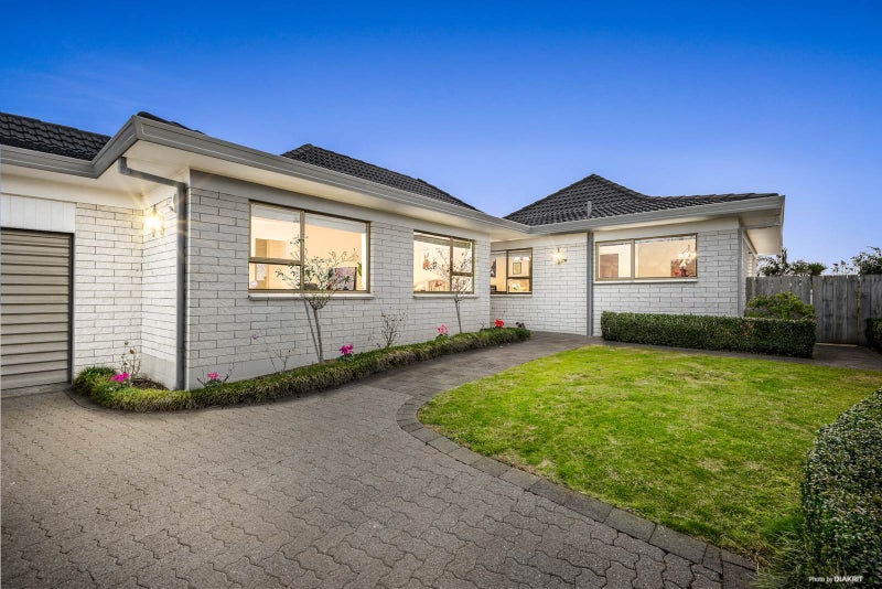 3 Elana Court, Conifer Grove, Takanini - Carousel 2