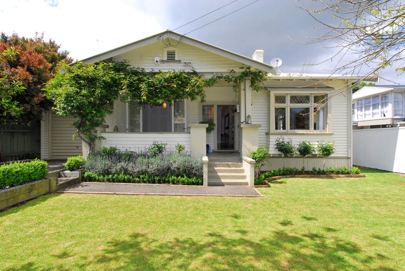 16A Rotomahana Terrace, Remuera, Auckland - Carousel 2
