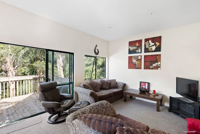 631B Glenfield Road, Totara Vale, Auckland - Carousel 2