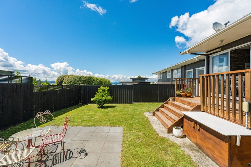 11 Besley Place, Acacia Bay, Taupo - Carousel 2