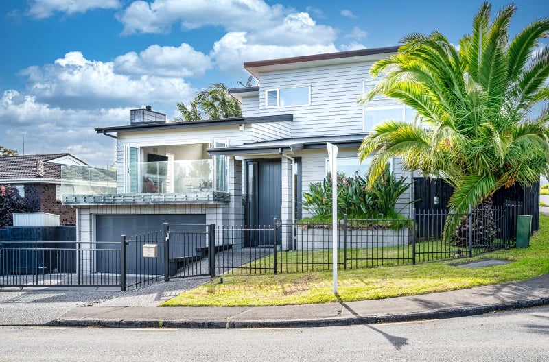 1 Cosy Place, Howick, Auckland - Carousel 2