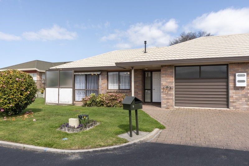 8/4 Admiral Crescent, Flagstaff, Hamilton - Carousel 1