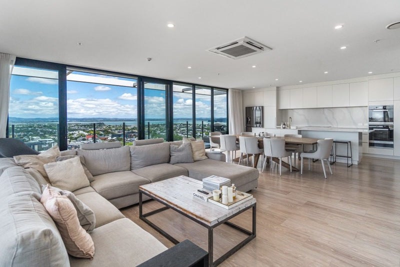 2002/8 Hereford Street, Freemans Bay, Auckland - Carousel 1