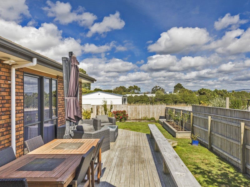 53 Parnell Heights Drive, Kelvin Grove, Palmerston North - Carousel 2