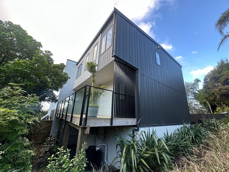 30 Hebron Road, Waiake, Auckland - Carousel 1