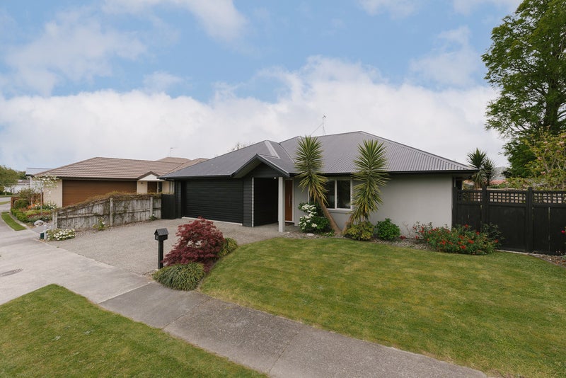 8 Windsor Street, Terrace End, Palmerston North - Carousel 1