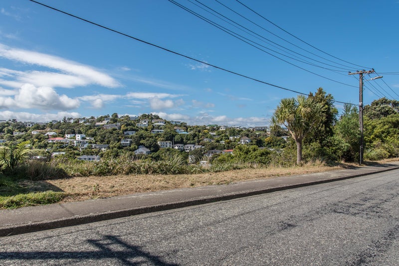 11 Voltaire Street, Karori, Wellington - Carousel 2