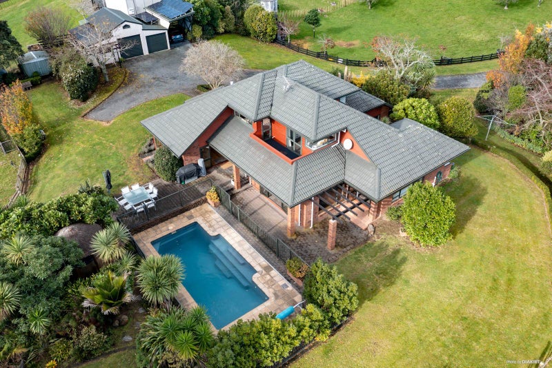 86 Harry Dreadon Road, Papakura - Carousel 1