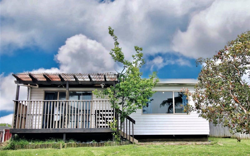 25 Lynmore Drive, Hillpark, Auckland - Carousel 1