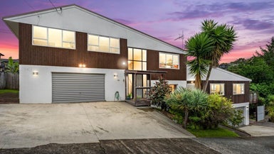 692A Beach Road, Browns Bay, Auckland - Carousel 1
