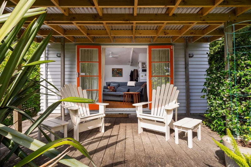 44 Parkdale Road, Mount Albert, Auckland - Carousel 1