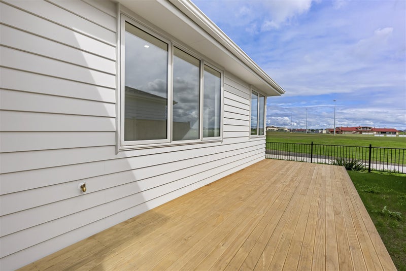 21 Leatherwood Road, Takanini, Auckland - Carousel 18