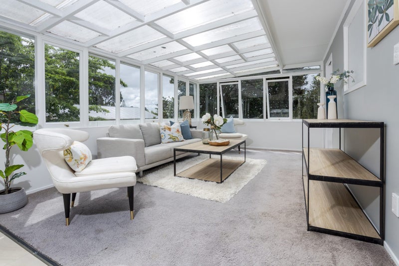 16 West Glade Crescent, Birkenhead, Auckland - Carousel 2