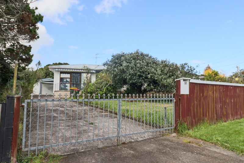 51 Clayton Avenue, Otara, Auckland - Carousel 1