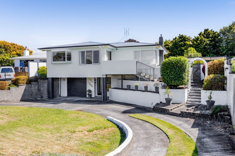 8 Mahoe Street, Strandon, New Plymouth - Carousel 1