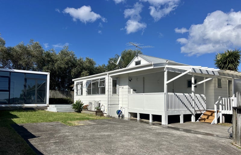 2/25 Taharoto Road, Takapuna, Auckland - Carousel 2
