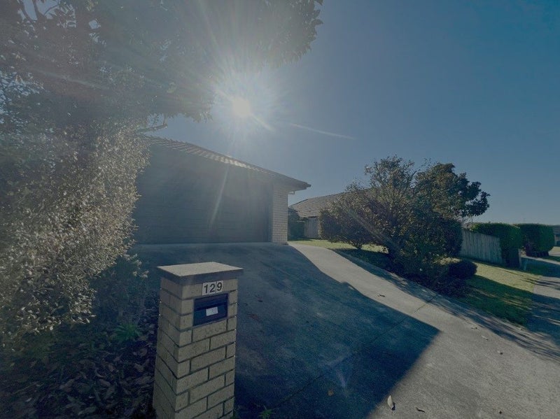 129 St James Drive, Huntington, Hamilton - Carousel 22