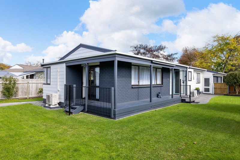 63 Waterford Road, Fitzroy, Hamilton - Carousel 1