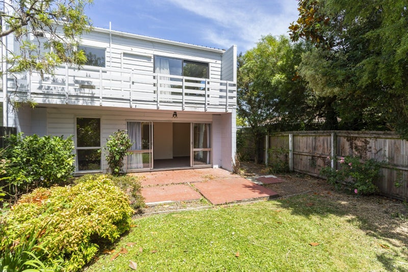8 Wadeley Road, Ilam, Christchurch - Carousel 11